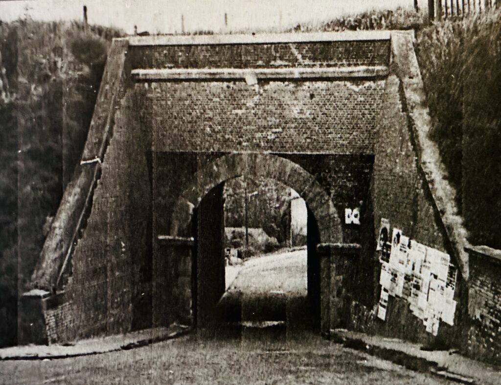 Le viaduc de la rue Ernest Petit, quasi inchangé depuis sa construction (Document Fernand Marchand)