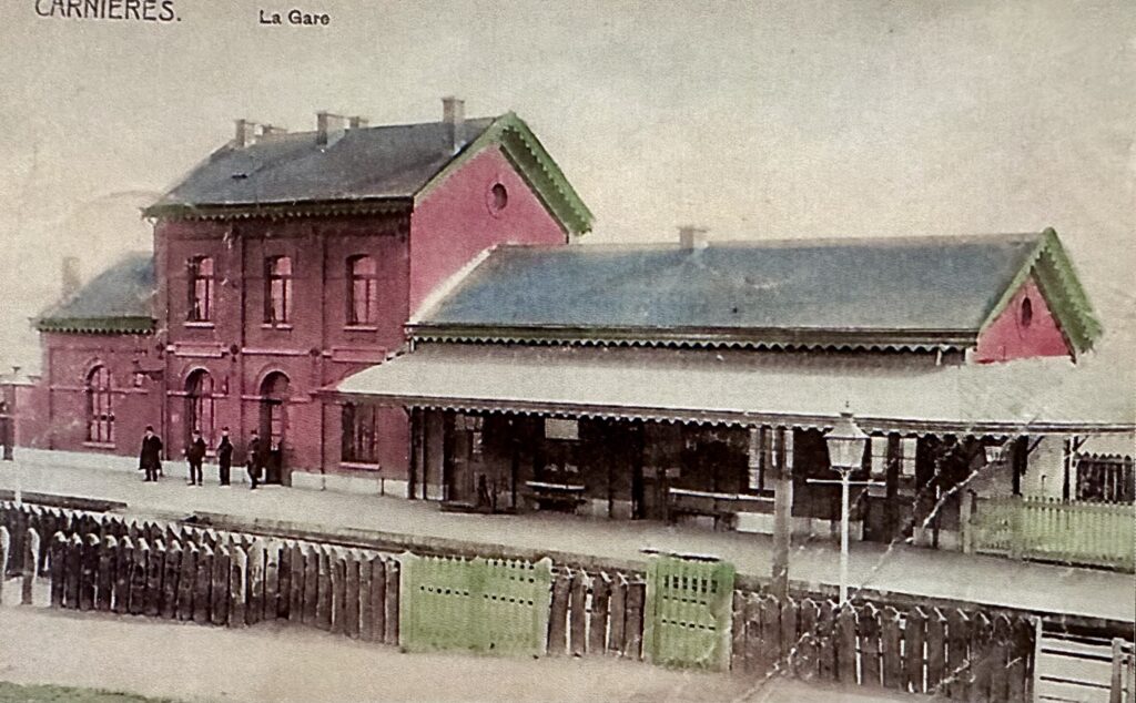 La gare de Carnières telle qu'elle se présentait quelques années après son inauguration (Collection de l'auteur) 