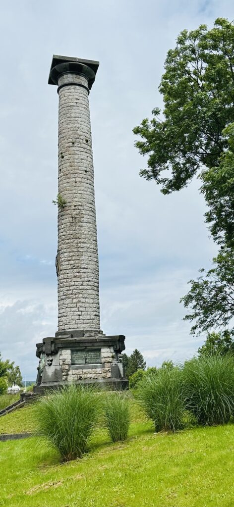 La Colonne Victor Hugo - Lasne